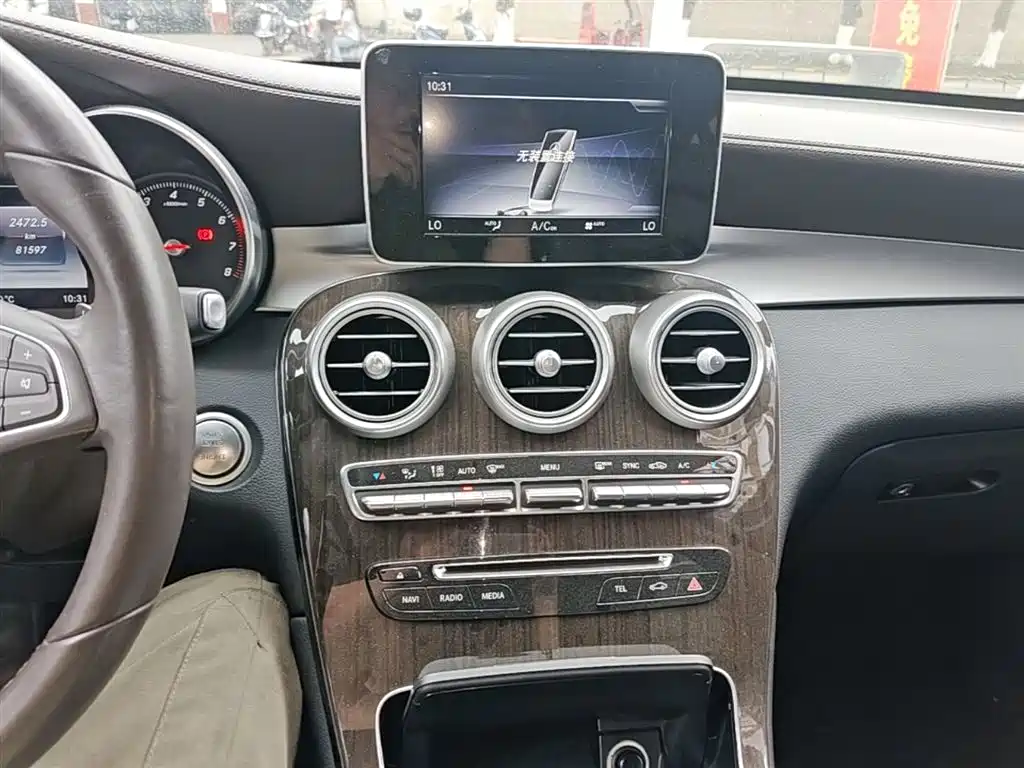 Mercedes-Benz GLC 2018 GLC 260 4MATIC Luxury фото 13
