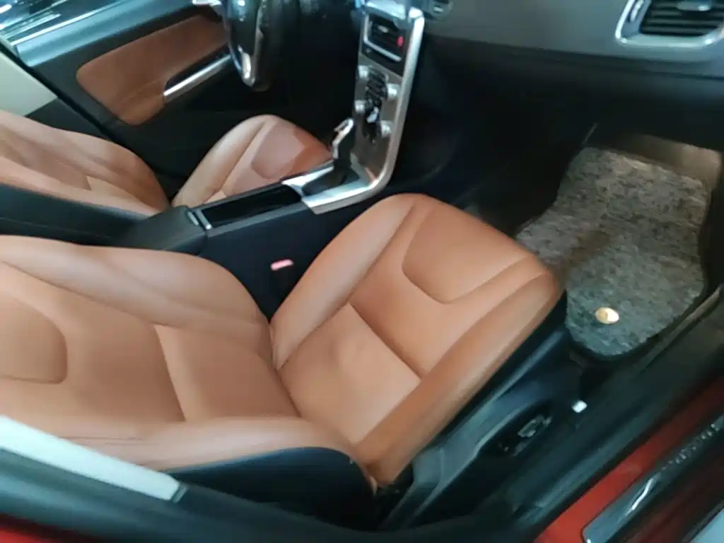 Фото 25 - Volvo S60