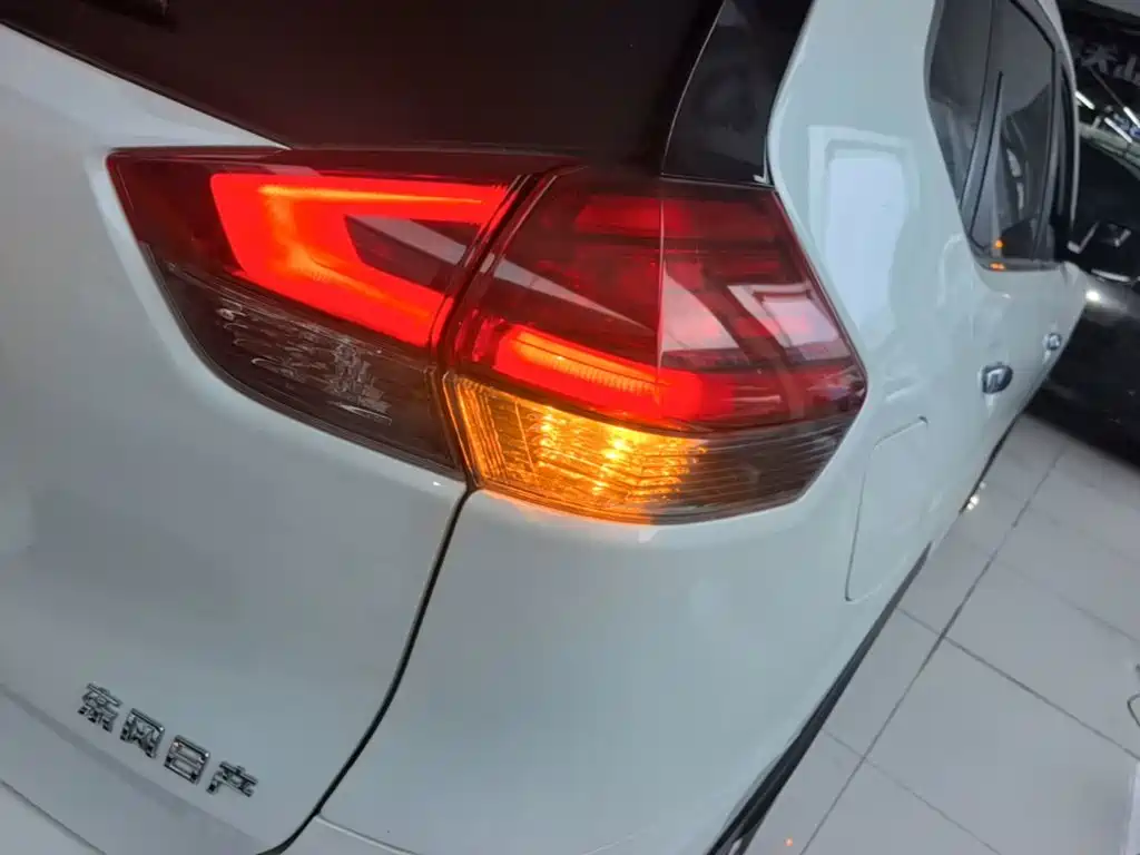 Nissan X-Trail 2025 2023 Classic 2.0L 2WD Smart Premium Edition