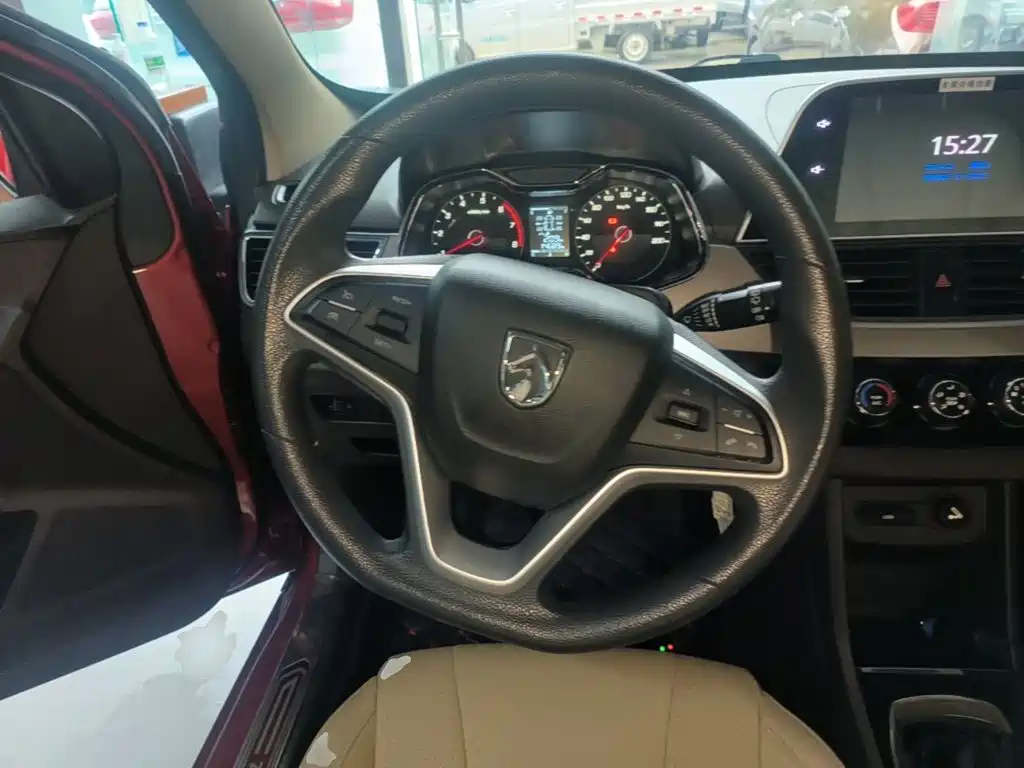 Baojun 310W 2018 2017 1.5L Manual Fashion Edition (China V)