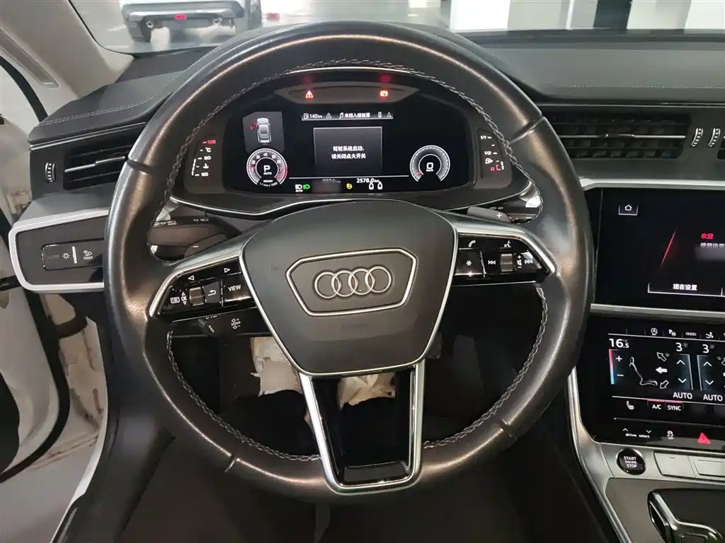 Audi A7 2023 Model 45 TFSI Premium Selection Edition фото 3