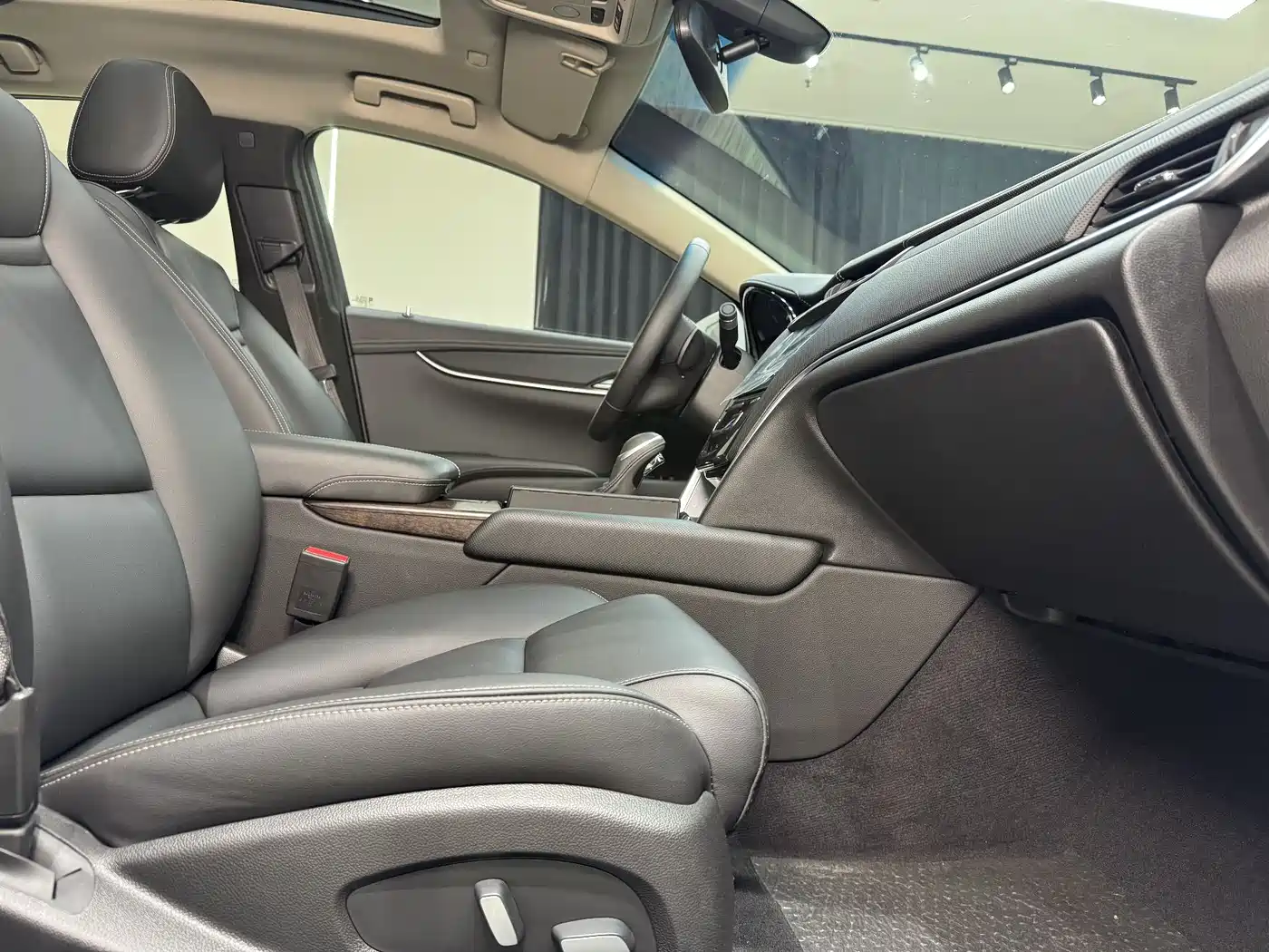 Cadillac XTS 2018 28T Technology фото 35
