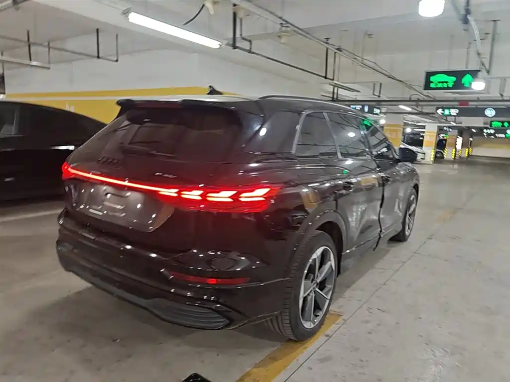 Audi Q5 e-tron 2023 40 e-tron Starlight Edition Brocade Package фото 7