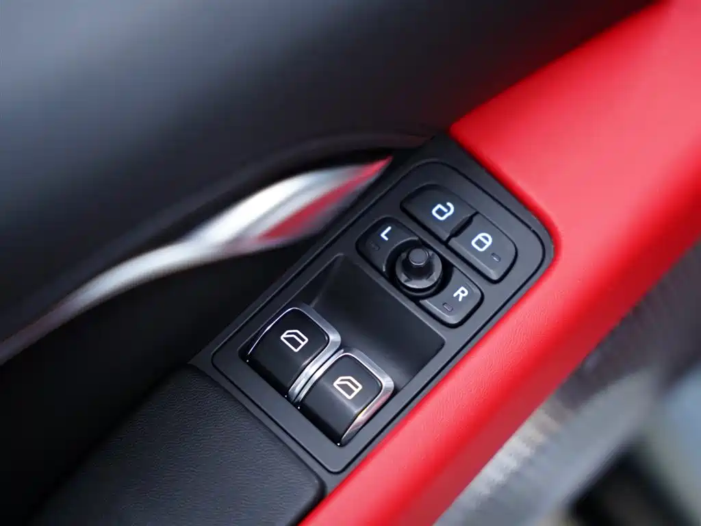 Lotus Cars EMIRA 2021 2.0T DCT First Edition фото 28