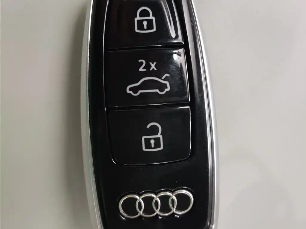 Audi A7 2023 Model 45 TFSI Premium Selection Edition фото 11