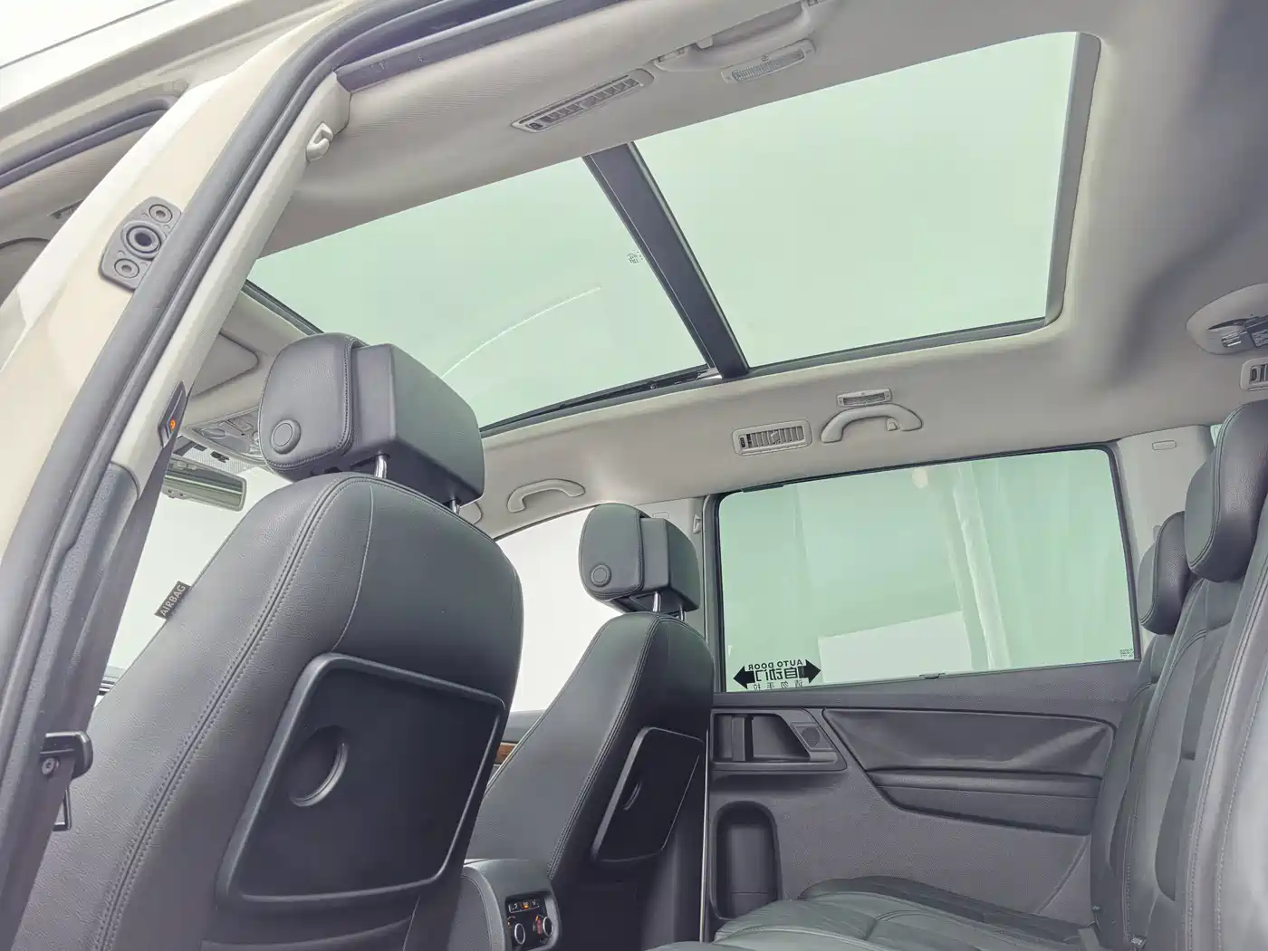 Фото 33 - Volkswagen Sharan