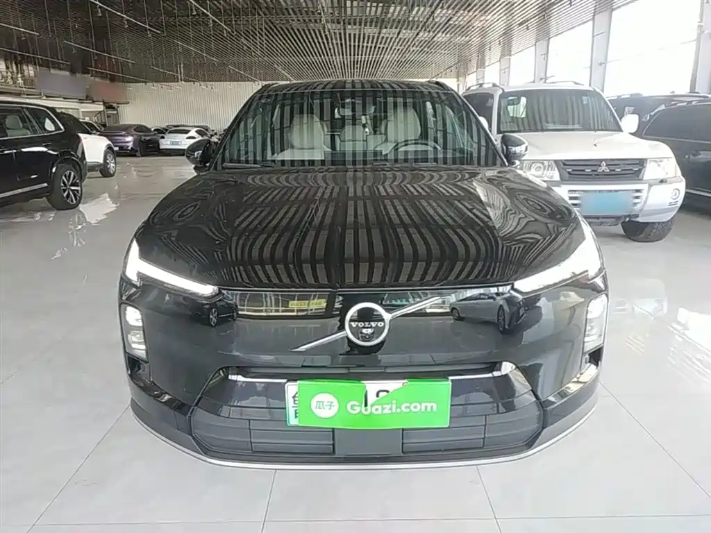 VOLVO XC70 PLUG-IN HYBRID