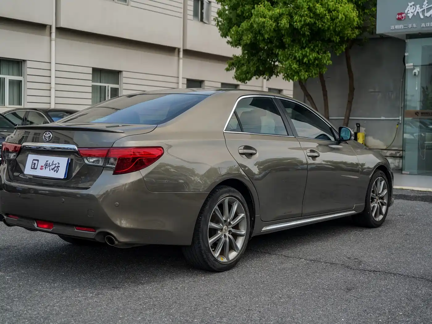 Toyota Reiz 2013 2.5V Premium Edition фото 5
