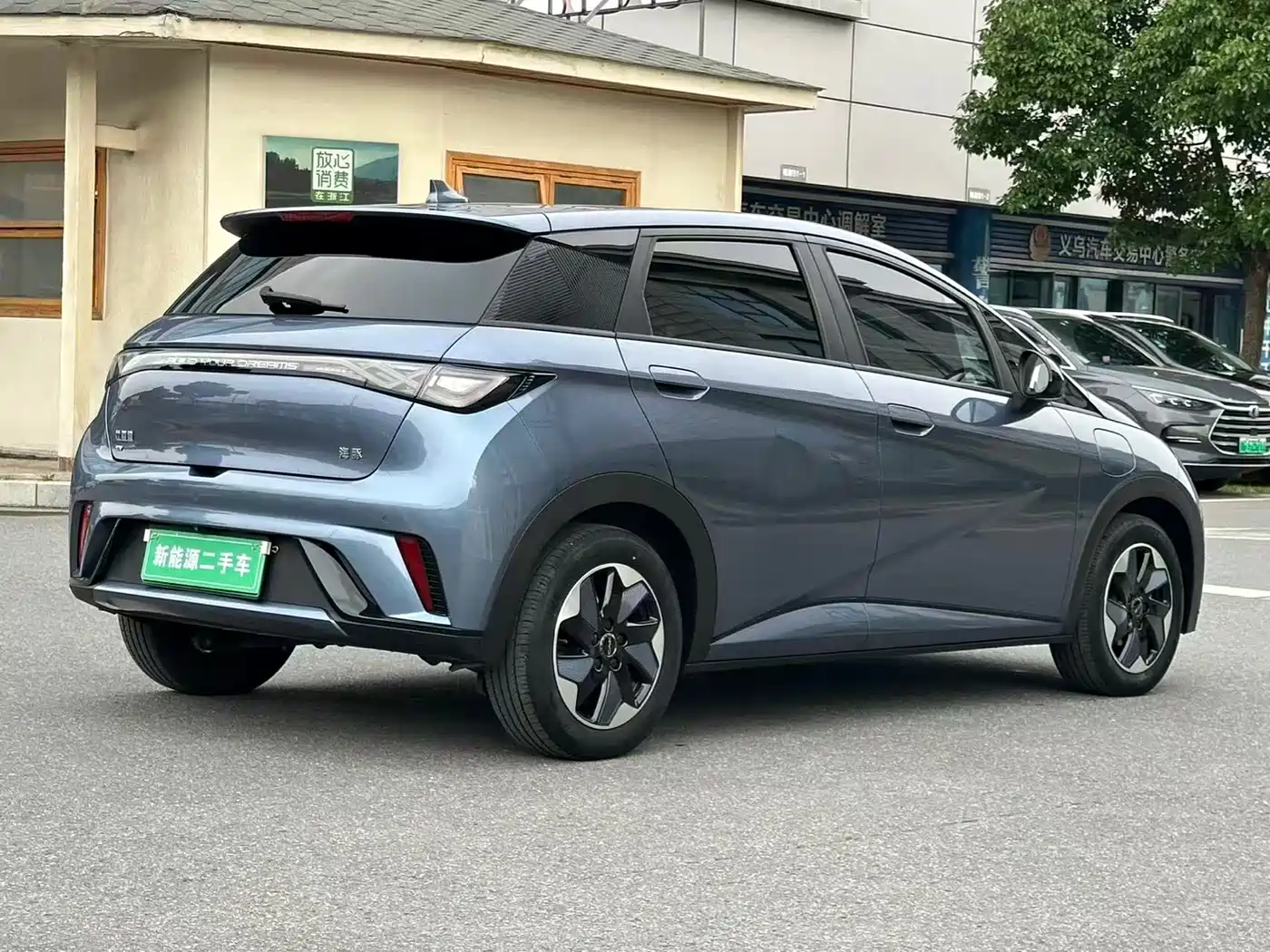 BYD Dolphin 2024 Glory Edition 420km Fashion Edition фото 11