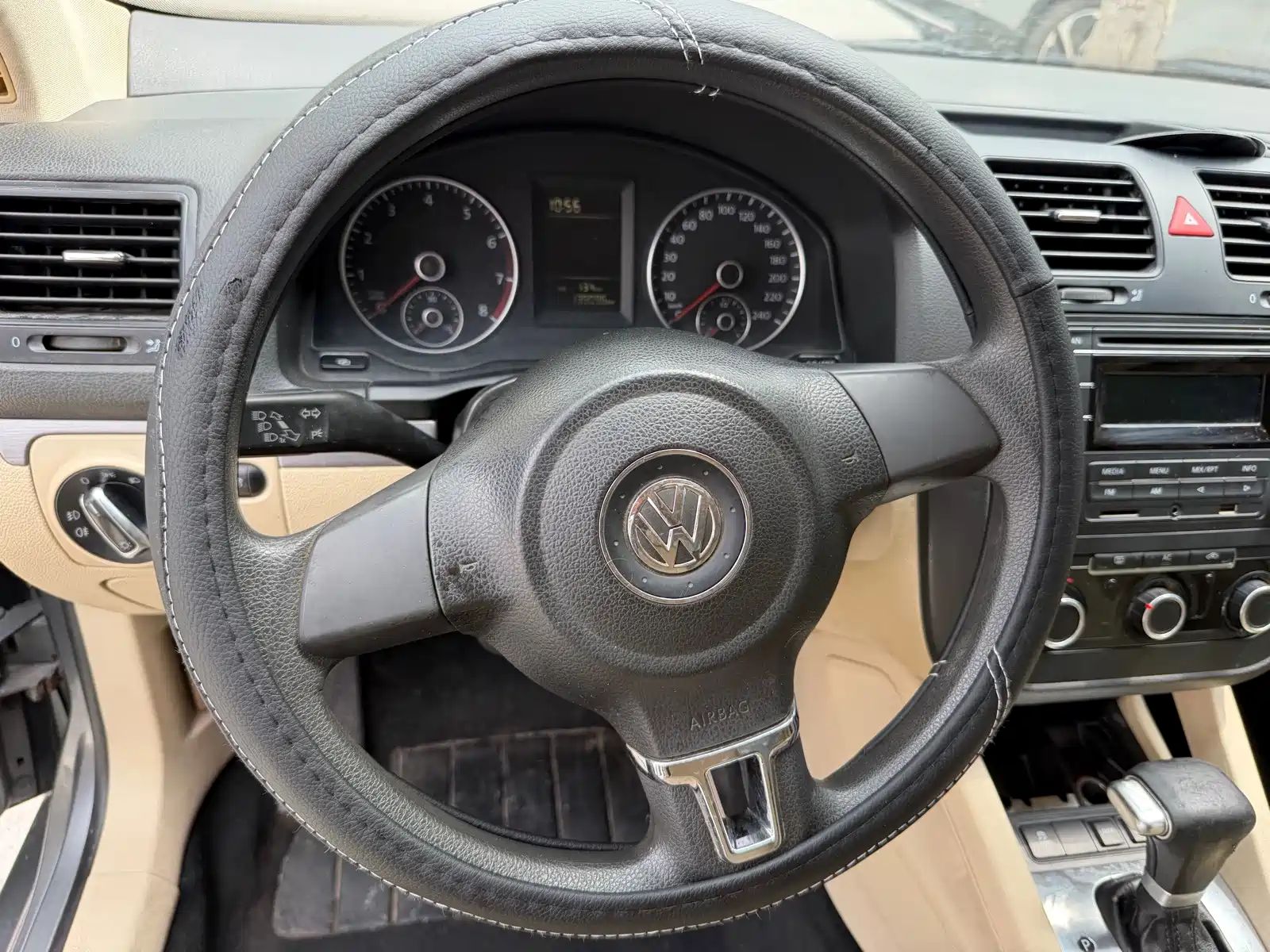 صورة 6 - Volkswagen Sagitar