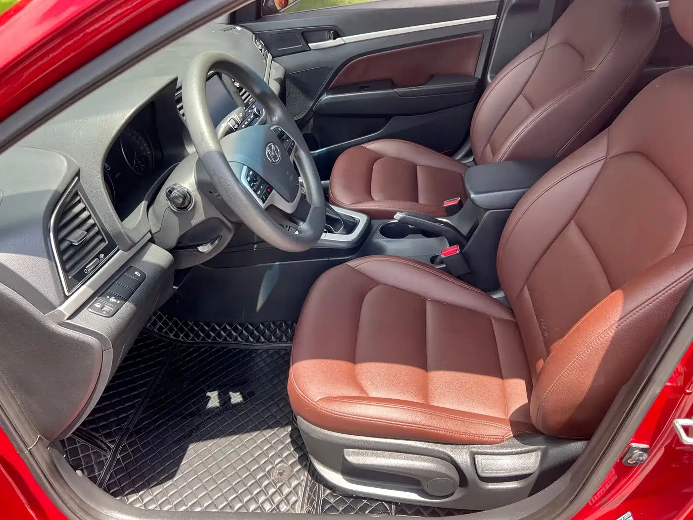Hyundai Elantra 2016 Model 1.6L Automatic Smart Elite фото 4