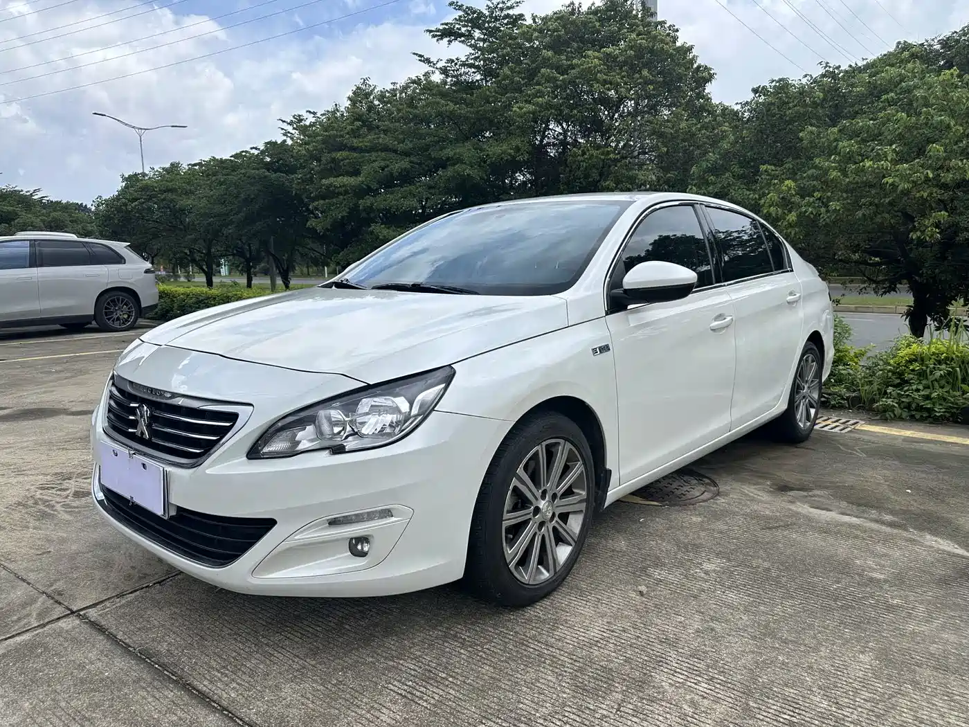 Peugeot 408 2016 1.6T Automatic Luxury Edition
