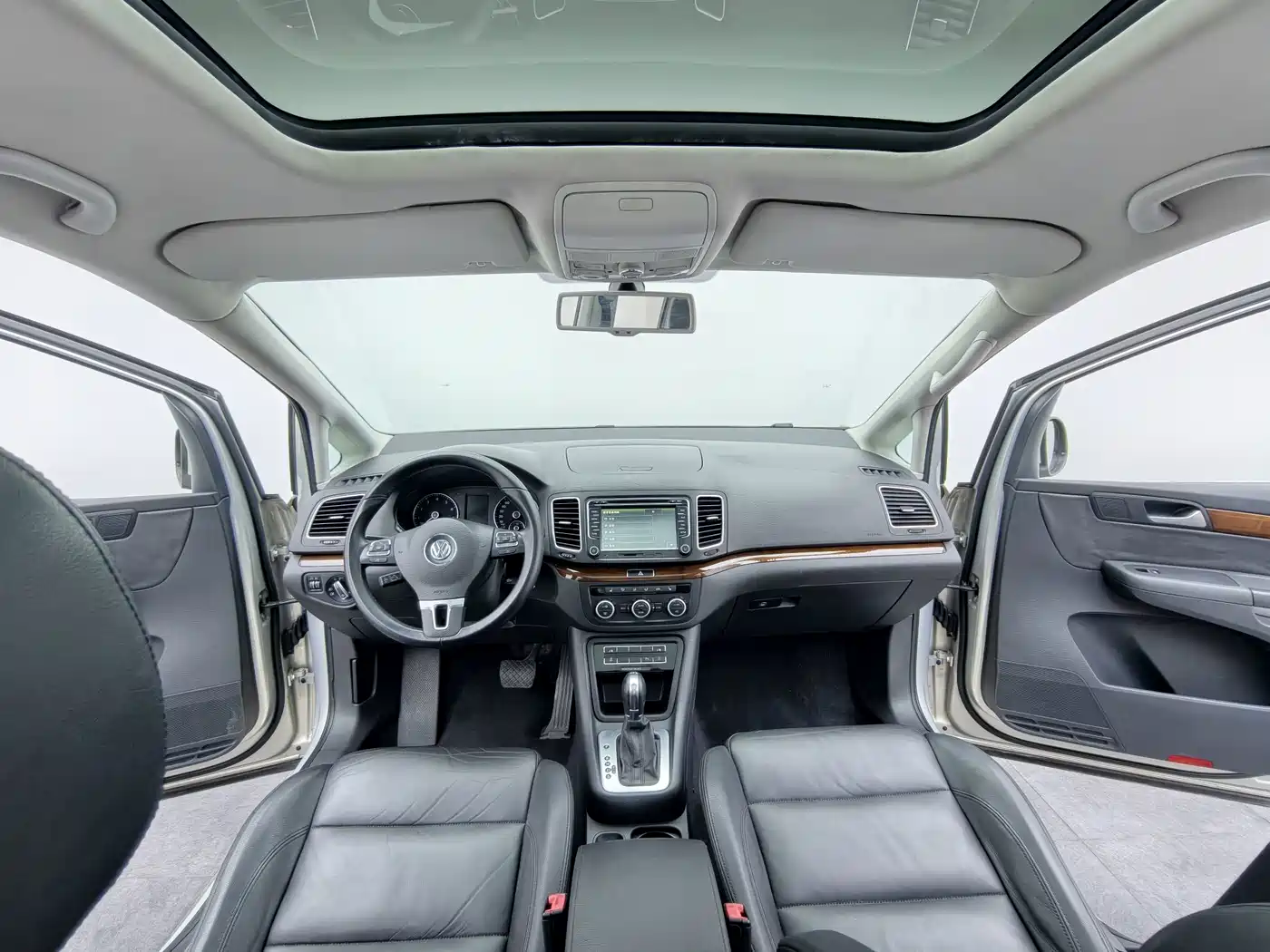 Фото 24 - Volkswagen Sharan
