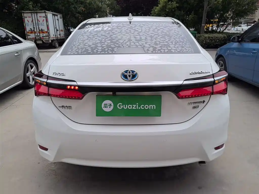 Toyota Corolla 2018 Hybrid 1.8L E-CVT Smart Edition фото 6