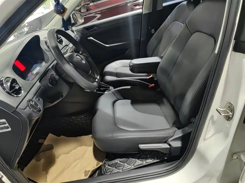 Volkswagen Jetta 2017 1.5L Automatic Fashion фото 15