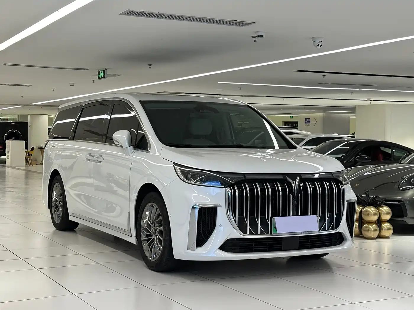 Voyah Auto Voyah Dreamer 2022 Low-carbon Dream+Smart Package фото 3