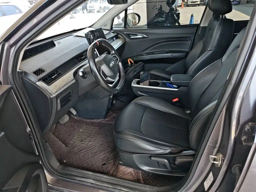 Photo 15 - Nezha Auto Nezha V