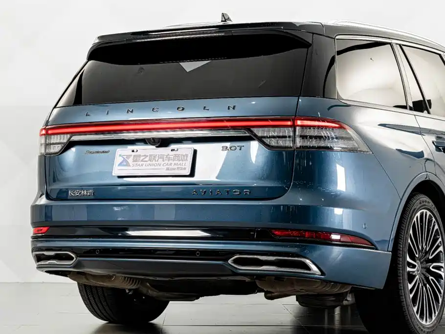 Фото 6 - Lincoln Aviator