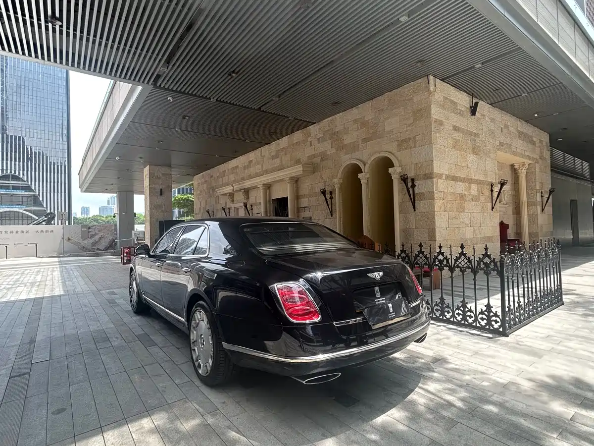 Bentley Mulsanne 2012 6.8T EIC Special Custom Edition фото 13