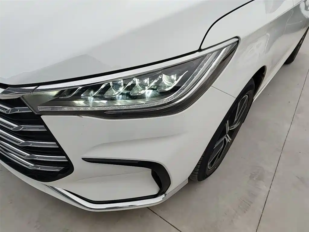 BYD Song MAX New Energy 2022 DM-i 105KM Executive Edition фото 18