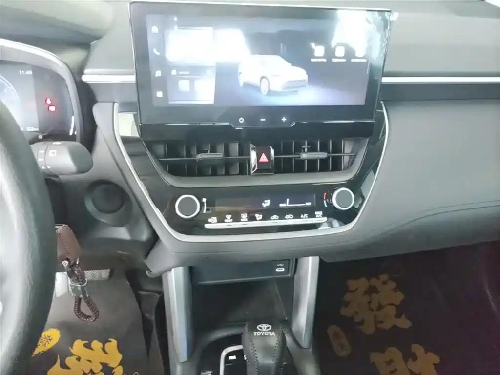 Toyota Frontlander 2023 2.0L CVT Elite Edition фото 13