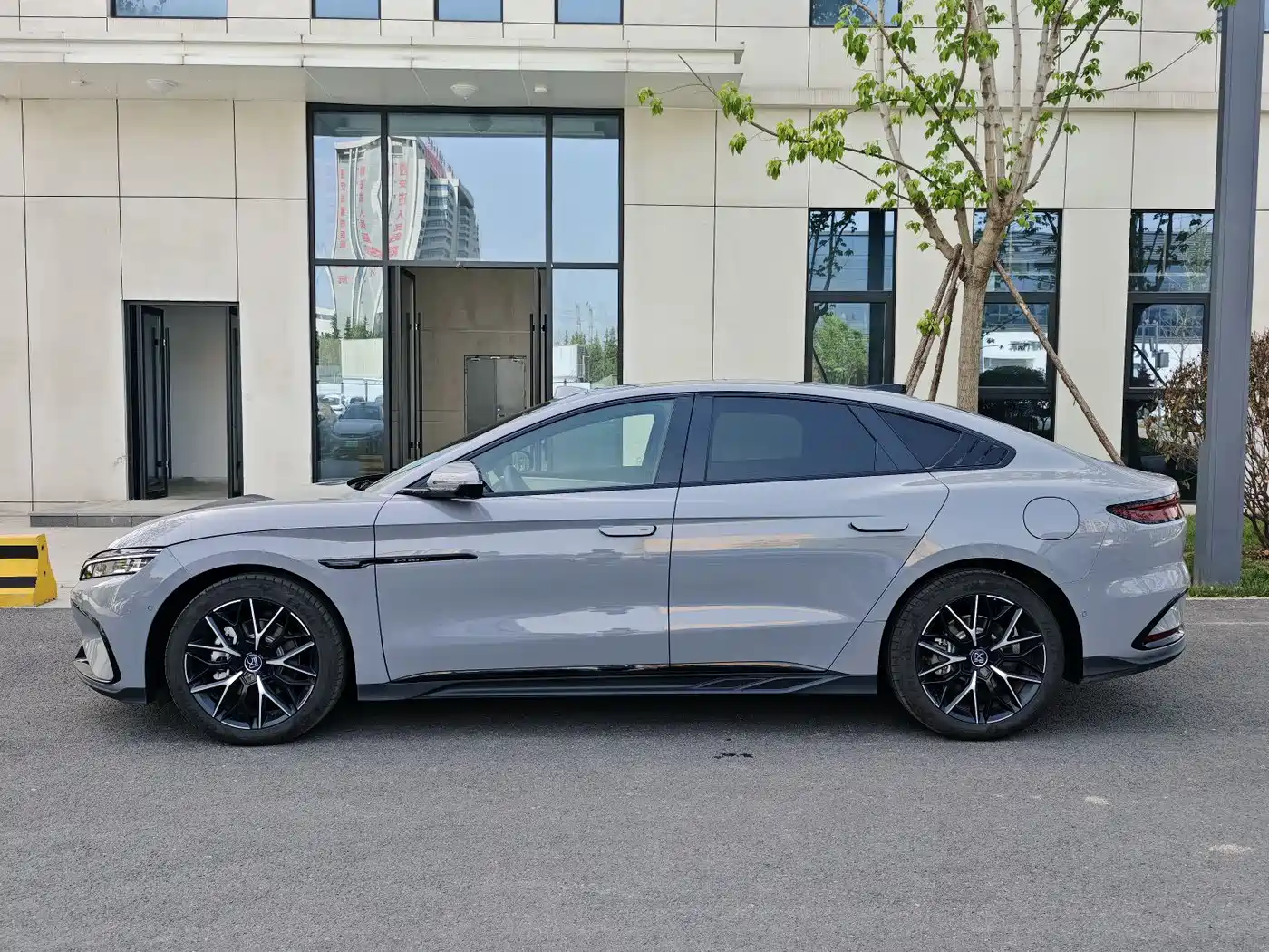 BYD Han 2025 DM-i Smart Driving Edition 125KM LiDAR Flagship фото 3