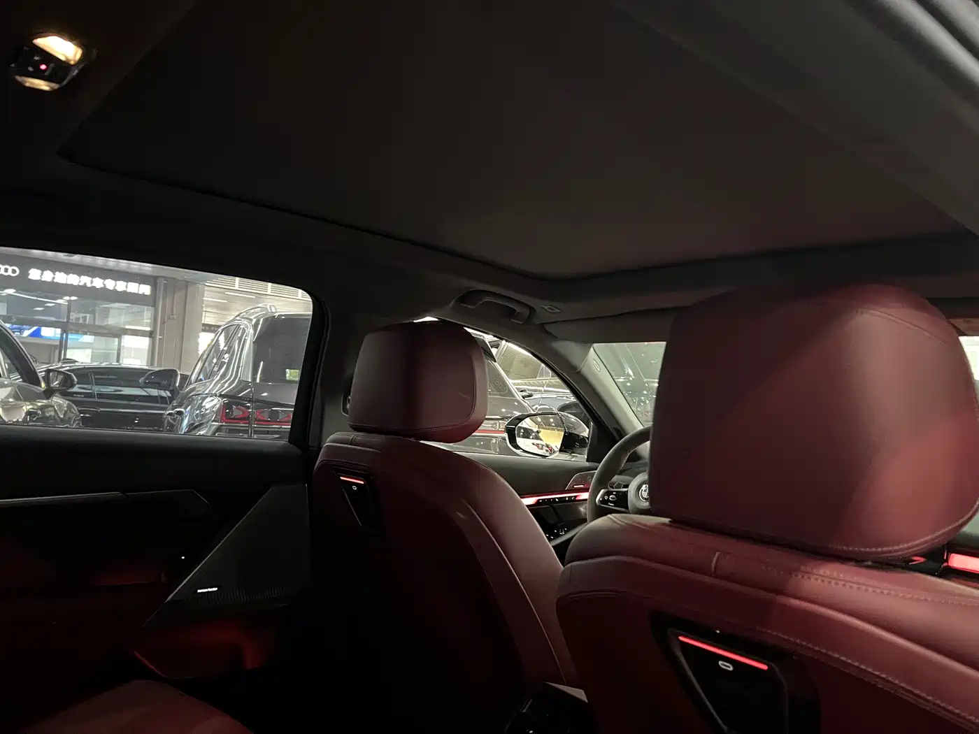 BMW 5 Series 2024 530Li Leading M Sport Package фото 15