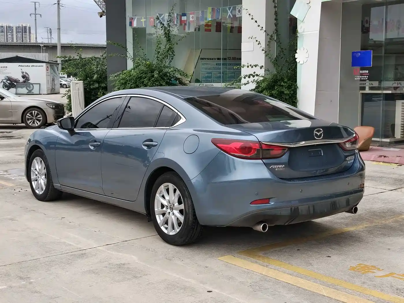 Mazda Atenza 2014 2014 2.0L Blue Sky Luxury