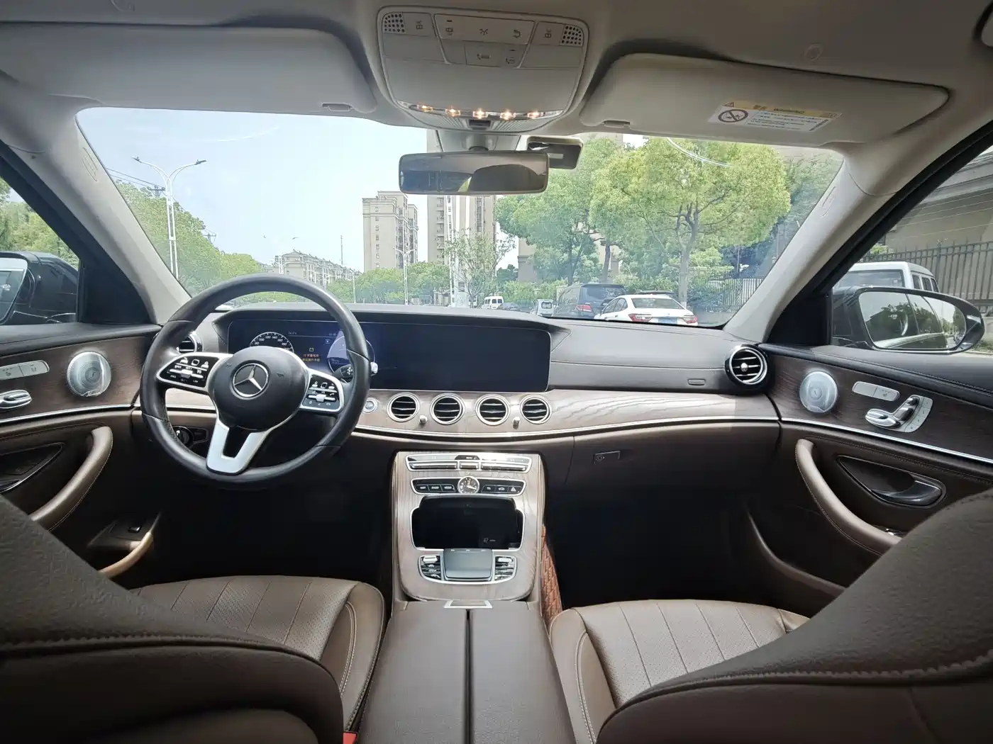 Mercedes-Benz E-Class 2020 E 300 L Luxury Model фото 16