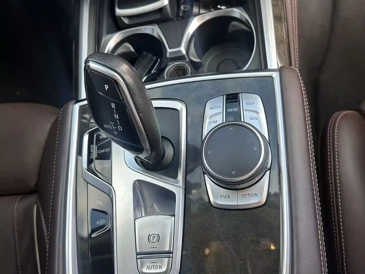 BMW 7 Series 2016 740Li Leading Edition фото 16