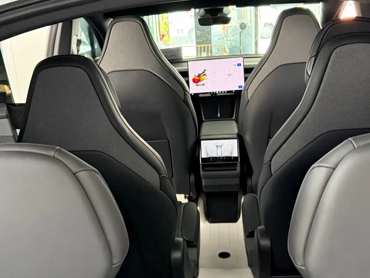 Tesla Model Y L 2025 2025 Facelift Long Range AWD