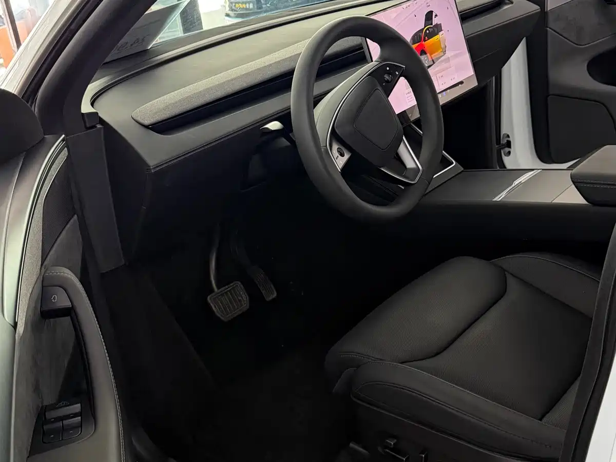 Tesla Model Y L 2025 2025 Facelift Long Range AWD