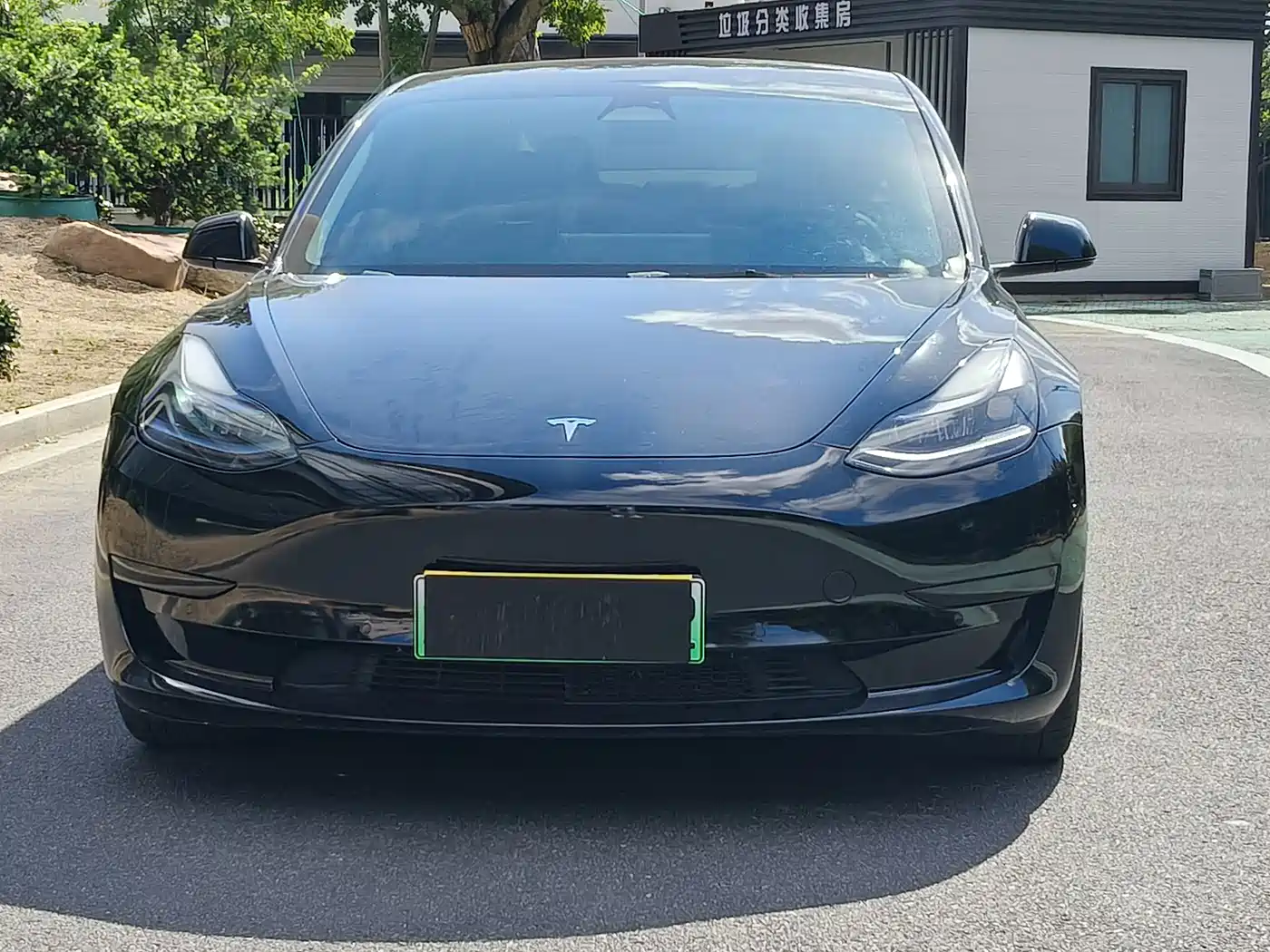 Фото 2 - Tesla Model 3