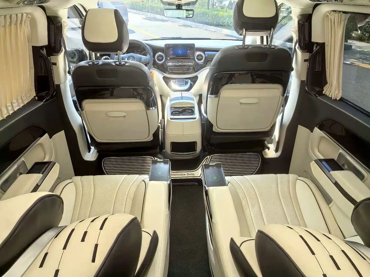 Mercedes-Benz V-Class 2022 V 260 L Long Wheelbase Prestige Edition фото 23