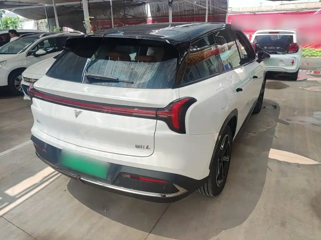 Nezha Auto Nezha L 2026 2024 Extended Range 310 Flash Charge Red Edition