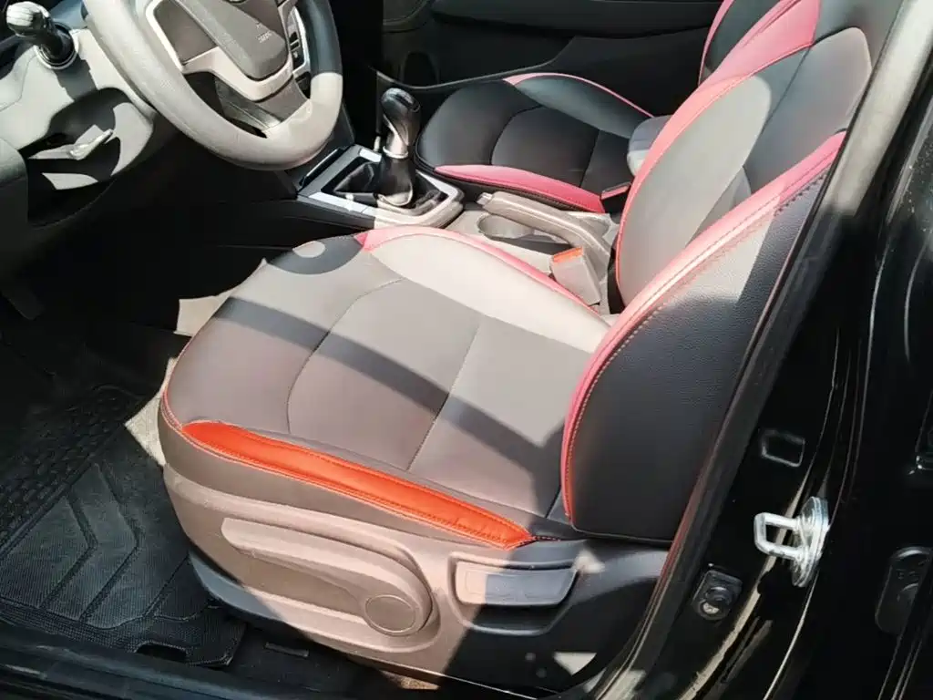 Photo 15 - Hyundai Elantra