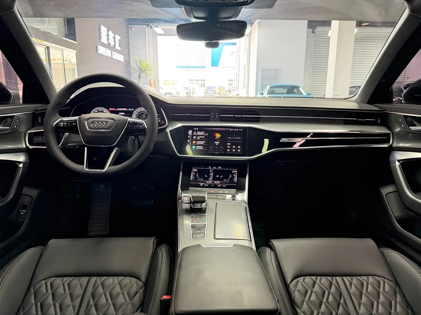 Фото 6 - Audi A6L