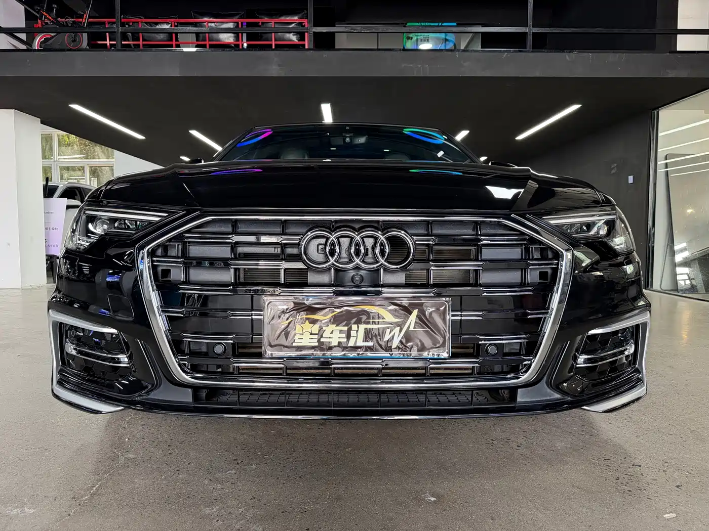 Фото 2 - Audi A6L