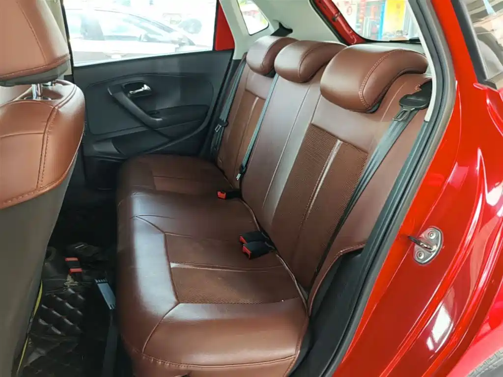 Volkswagen Polo 2016 1.4L Automatic Trend фото 17