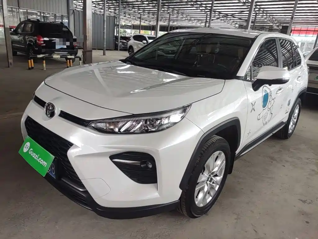 Toyota Wildlander 2022 2.0L CVT FWD Leading Edition фото 2