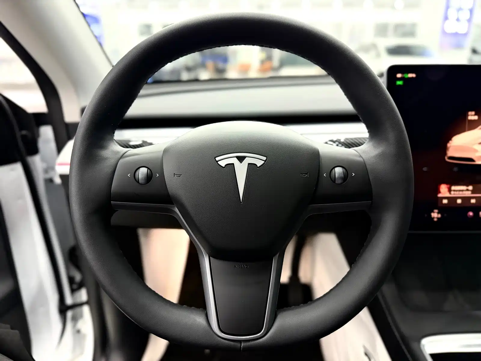 Фото 13 - Tesla Model Y