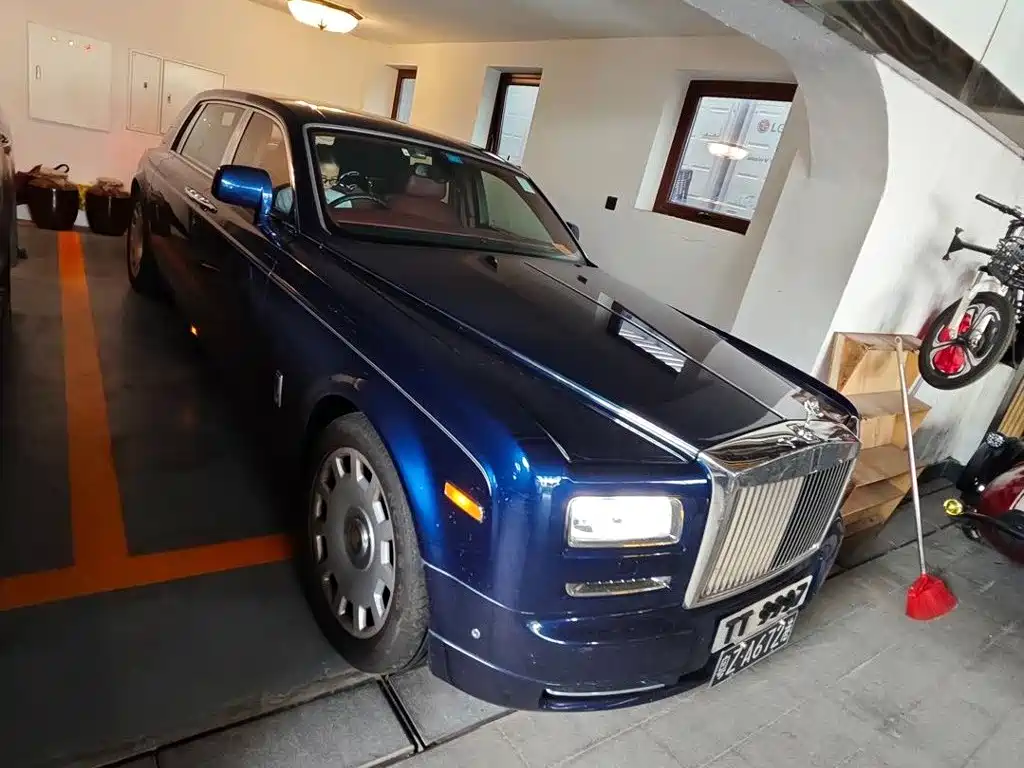 Фото 3 - Rolls-Royce Phantom