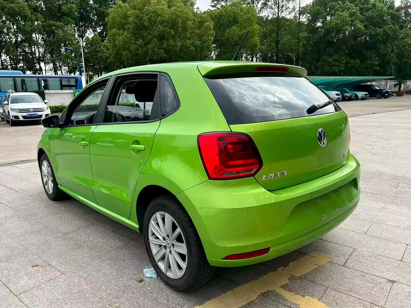 Volkswagen Polo 2014 1.6L Automatic Comfort Edition фото 9