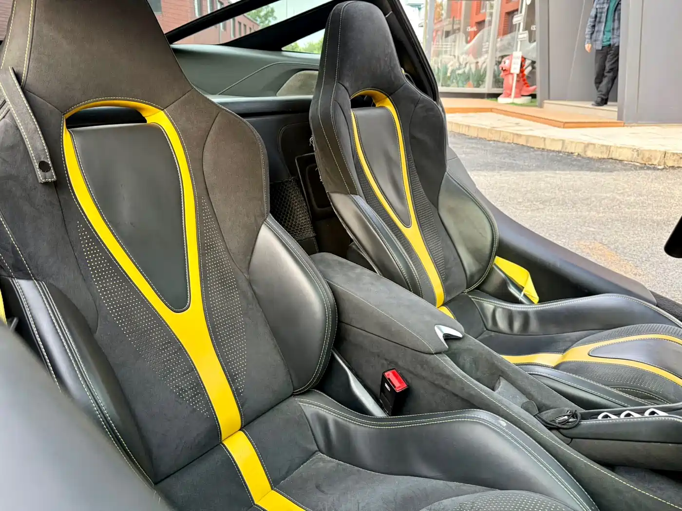 McLaren 720S 2019 4.0T Coupe фото 10