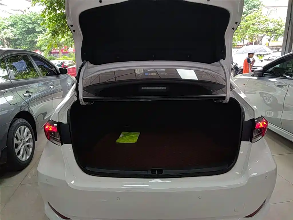 Toyota Corolla 2021 TNGA 1.5L CVT Elite Edition фото 19