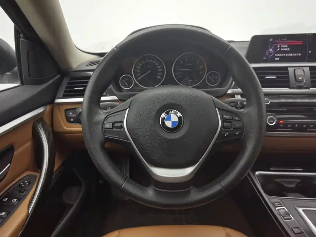 صورة 11 - BMW 4 Series