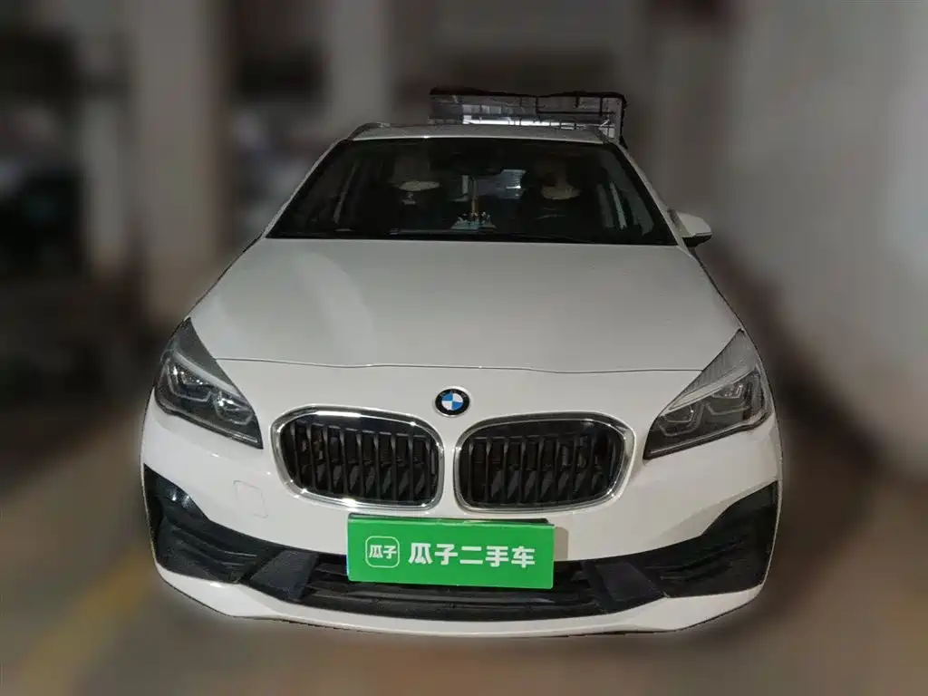 BMW 2 Series Touring 2018 218i Luxury Line фото 24