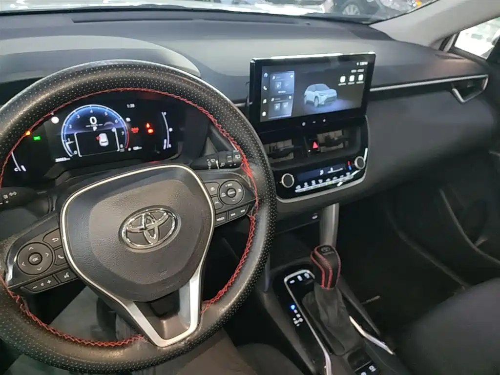 Toyota Frontlander 2023 2.0L CVT Leading Edition фото 10