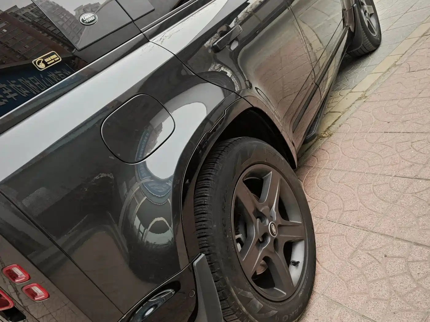 Land Rover Defender 2023 Model 110 3.0T P400 X-DYNAMIC HSE фото 17