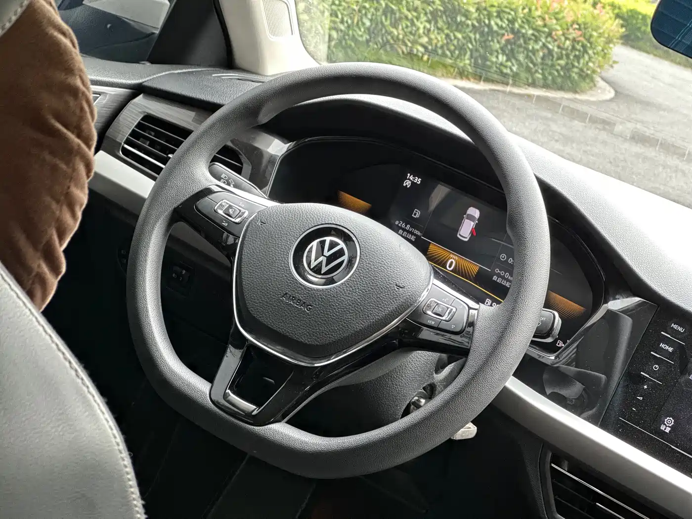 Volkswagen Lavida 2022 1.5L Auto Comfort Edition фото 14